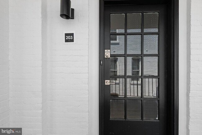 207 S Patrick St in Alexandria, VA - Building Photo - Building Photo