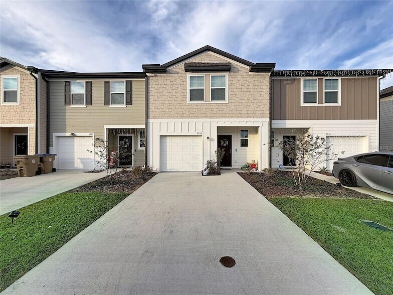 5933 Piney Shrub Pl in St. Cloud, FL - Building Photo