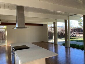 15 Turtle Bay Pl in San Mateo, CA - Building Photo - Building Photo