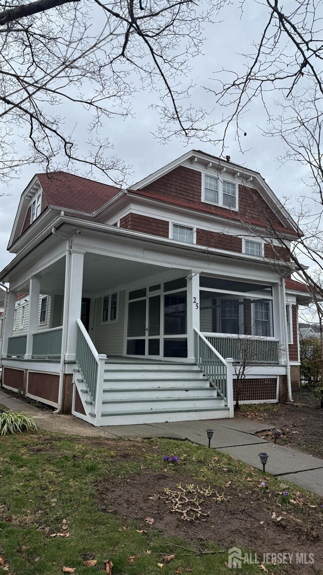 25 Mountain Ave