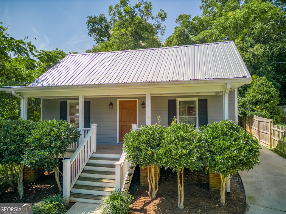 264 E Jefferson St in Madison, GA - Foto de edificio