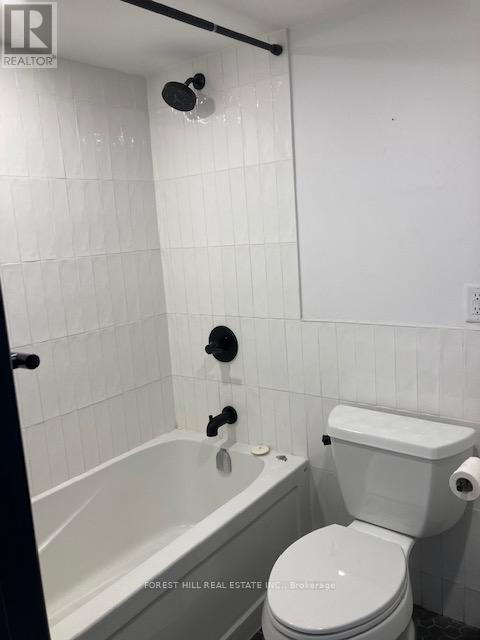 204 Kingston Rd in Toronto, ON - Building Photo - Building Photo