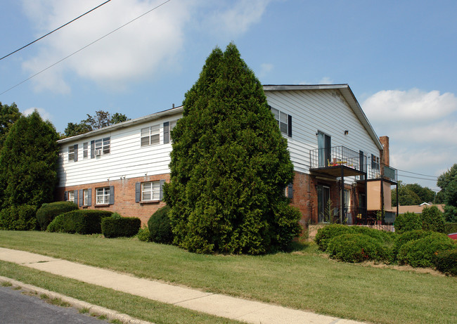 Parklane Apartments in Allentown, PA - Building Photo - Building Photo