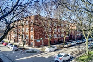 2005 W Jarvis Ave in Chicago, IL - Building Photo