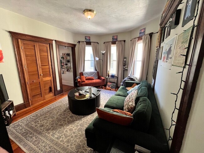 101 Heath St, Unit 1 in Somerville, MA - Building Photo - Building Photo