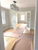1 E Carver St in Huntington, NY - Building Photo