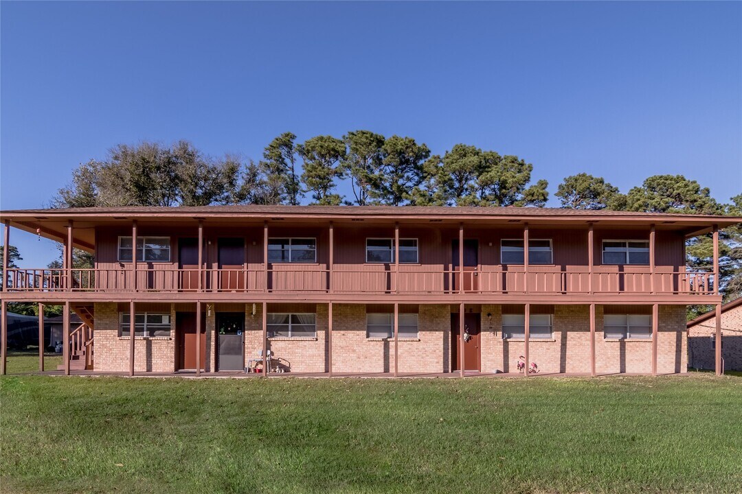 120 McAdams Ln in Huntsville, TX - Building Photo