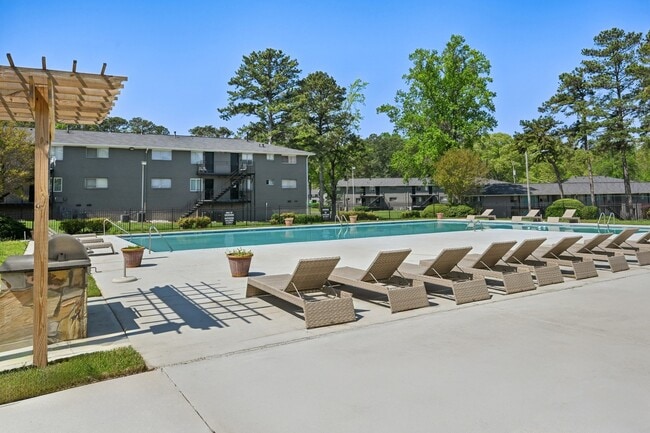 Amber Grove Apartments in Marietta, GA - Foto de edificio - Building Photo