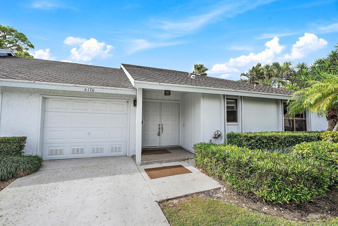 6170 Brandon St in West Palm Beach, FL - Building Photo