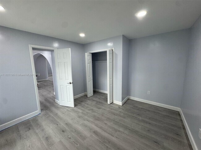 3171 SW 26th St in Miami, FL - Building Photo - Building Photo