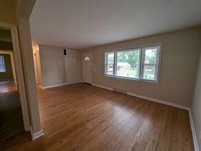9212 Longridge Dr in St. Louis, MO - Building Photo - Building Photo