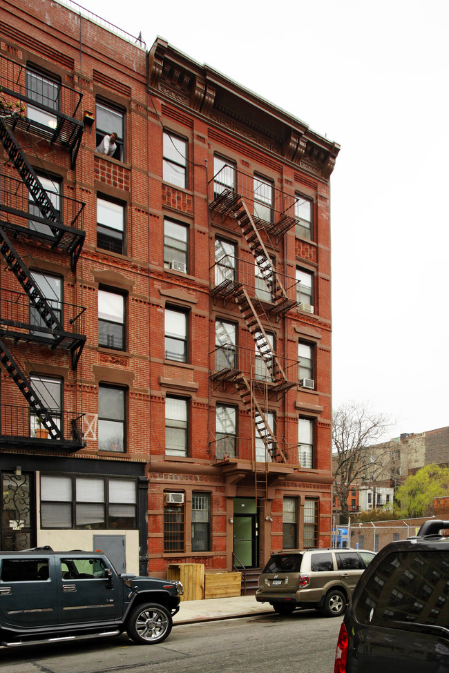 721 E Sixth St in New York, NY - Foto de edificio - Building Photo