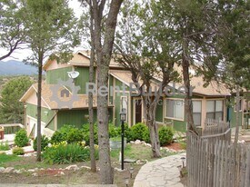 83 Lagarto Rd in Tijeras, NM - Building Photo
