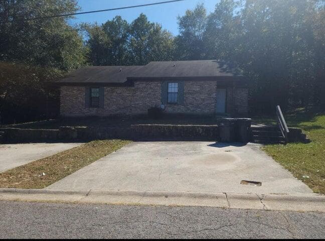 property at 2412 Antebellum Dr