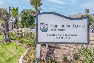 Huntington Pointe in Huntington Beach, CA - Building Photo
