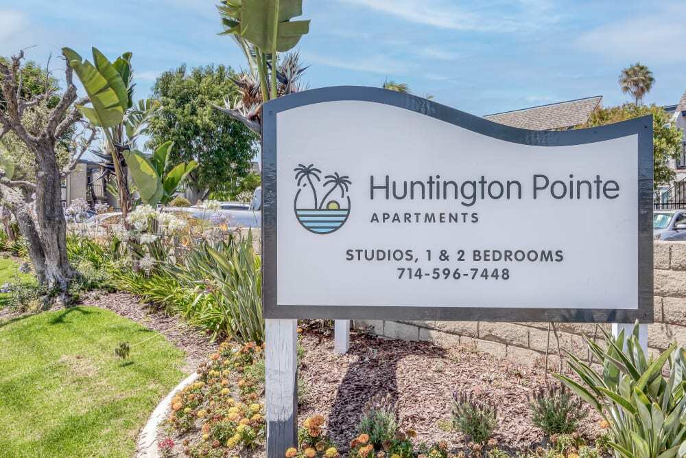 Huntington Pointe in Huntington Beach, CA - Building Photo