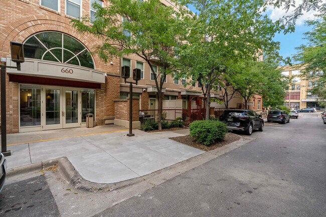 660 N 2nd St, Unit 304 in Minneapolis, MN - Foto de edificio - Building Photo