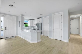 15336 Lucerna St in Naples, FL - Foto de edificio - Building Photo