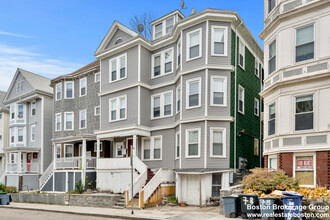 68 Hillside St, Unit 1 in Boston, MA - Building Photo - Building Photo