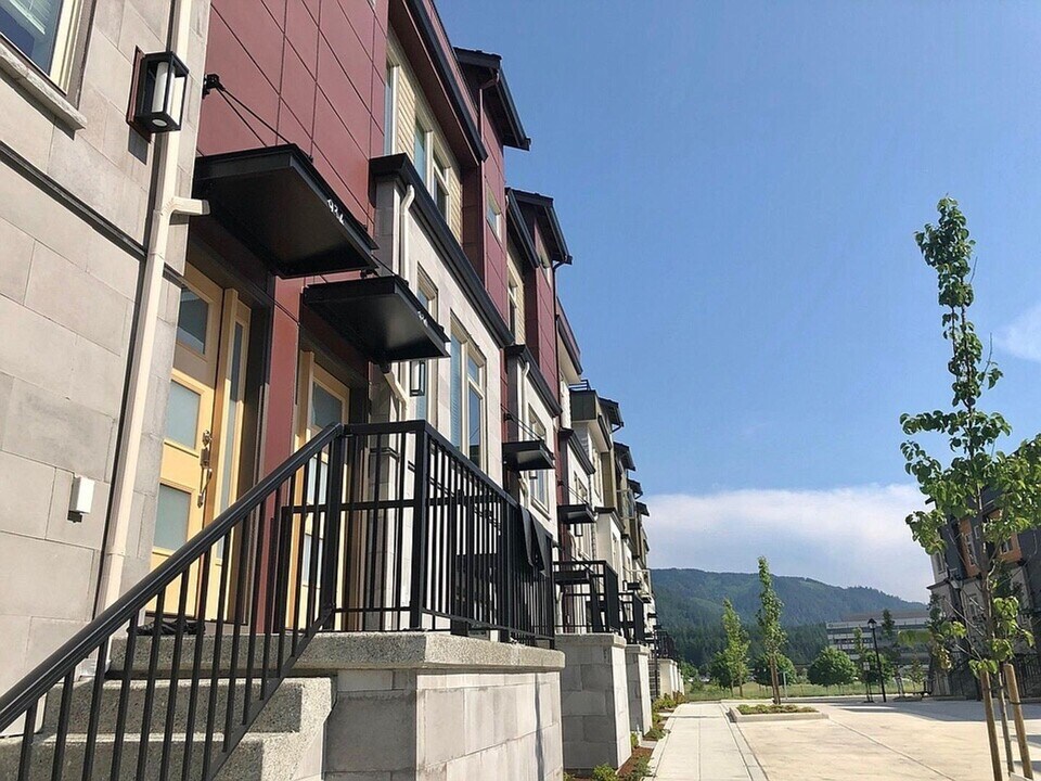 934 7th Ave NE in Issaquah, WA - Building Photo