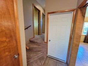 1103 College St in Cedar Falls, IA - Building Photo - Building Photo