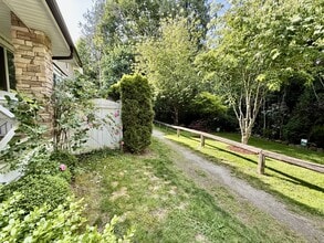 10500 Baker Pl in Maple Ridge, BC - Building Photo - Building Photo