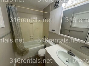 511 Holly Ln in Newton, KS - Building Photo - Building Photo