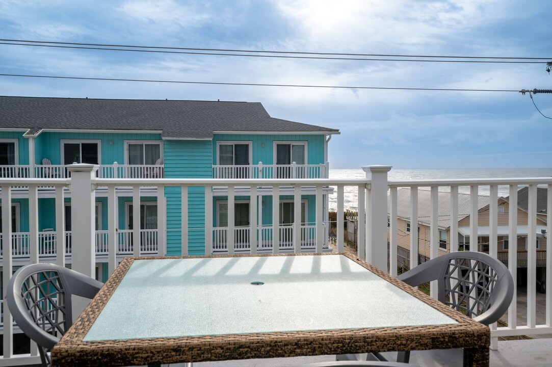 1503 Carolina Beach Ave N in Carolina Beach, NC - Building Photo