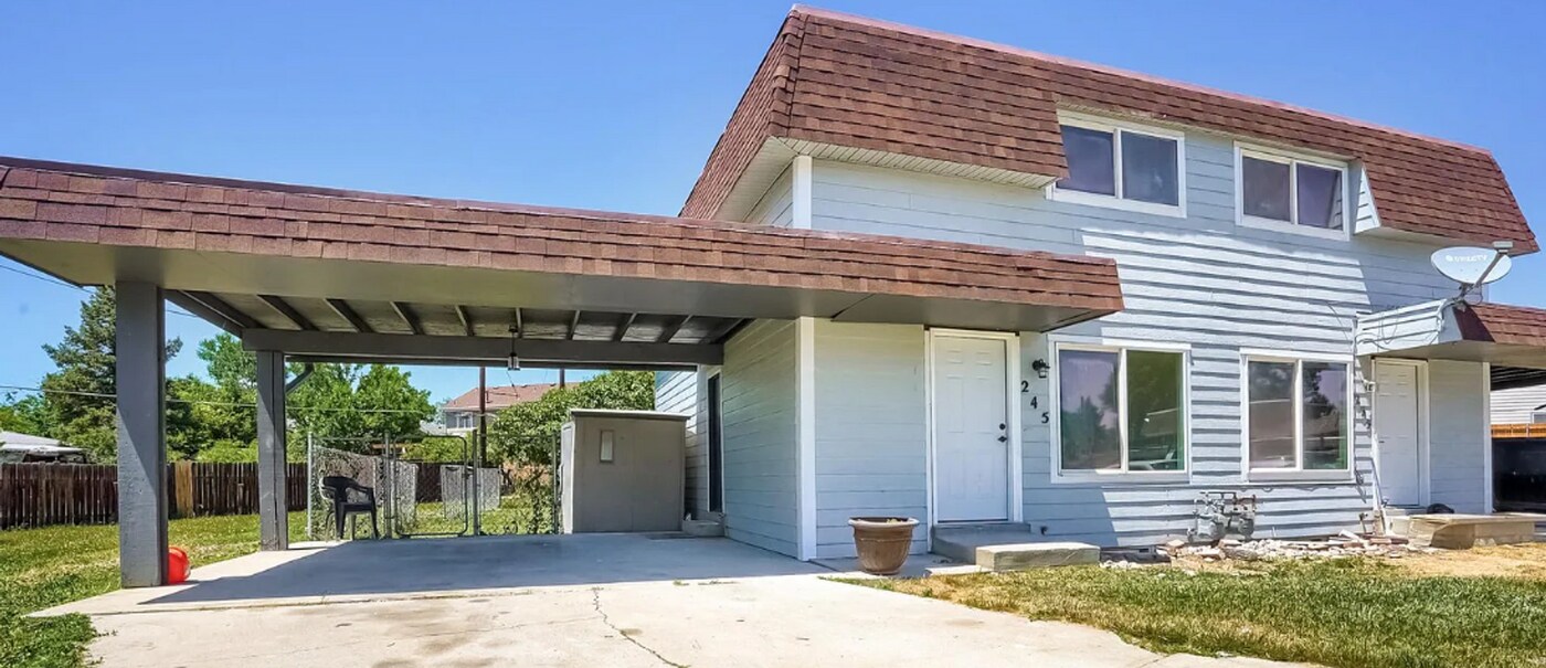 245 Otis Ct in Lakewood, CO - Building Photo