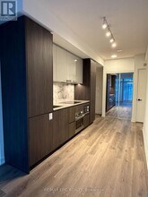 8 Interchange Wy in Vaughan, ON - Building Photo - Building Photo