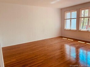 9 Pine Orchard Rd in Branford, CT - Building Photo - Building Photo
