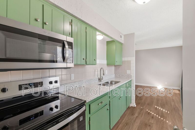 215 Prince Ave in Nashville, TN - Building Photo