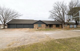 3193 E State Hwy 114 in Boyd, TX - Building Photo