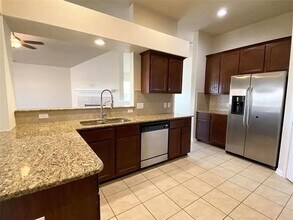 19001 Keeli Ln in Pflugerville, TX - Foto de edificio - Building Photo