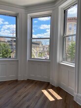 2415 New York Ave, Unit Apt 2 in Union City, NJ - Foto de edificio - Building Photo