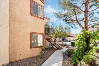 9580 W Reno Ave in Las Vegas, NV - Foto de edificio - Building Photo