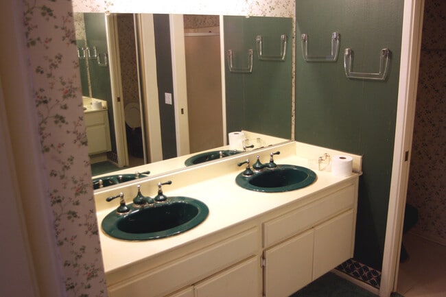 2429 Gail Ct in West Covina, CA - Building Photo - Building Photo