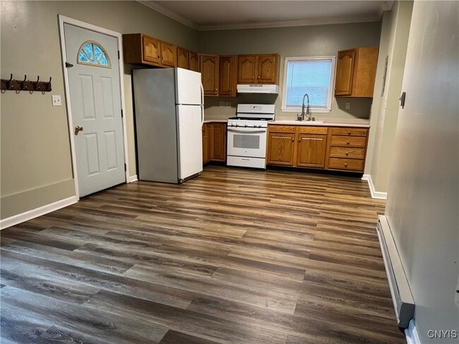 28 Mcharrie St in Baldwinsville, NY - Building Photo - Building Photo