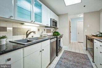 960 Fell St in Baltimore, MD - Building Photo - Building Photo