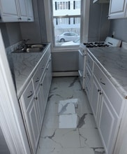 1879 N Main St in Fall River, MA - Building Photo - Building Photo