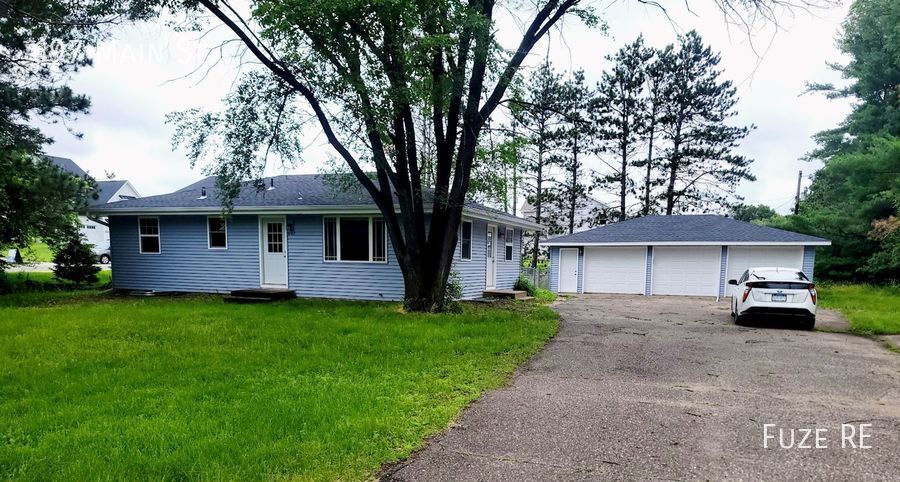 697 Main St in Circle Pines, MN - Building Photo