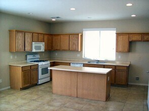 3124 S Lois Ln in Gilbert, AZ - Building Photo - Building Photo