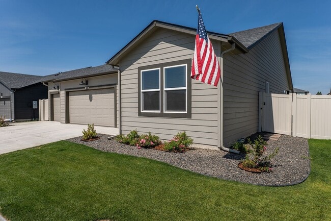 property at 3121 E Brierwood Ave