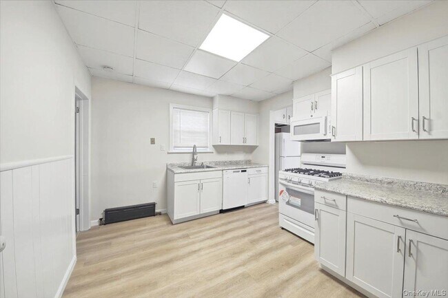 169 Lockwood Ave in Yonkers, NY - Building Photo - Building Photo