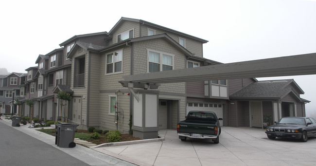 6117 Old Quarry Loop in Oakland, CA - Foto de edificio - Building Photo