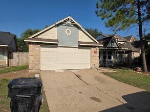 3214 S Briar Knoll Dr in Houston, TX - Building Photo - Building Photo
