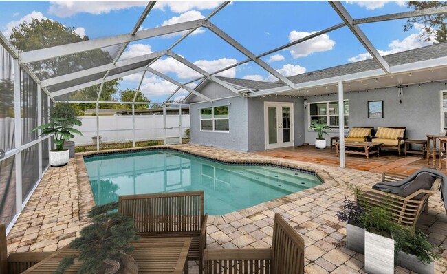 property at 2502 N St Vincent St