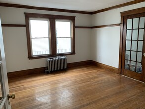 547 Hyde Park Ave, Unit 1 in Boston, MA - Building Photo - Building Photo