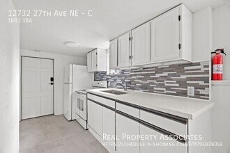 12732 27th Ave NE in Seattle, WA - Building Photo - Building Photo