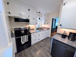 1211 River Vista Ave in Charlottesville, VA - Building Photo - Building Photo